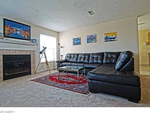 3rd image of 180 Fox Hollow Dr APT 202
