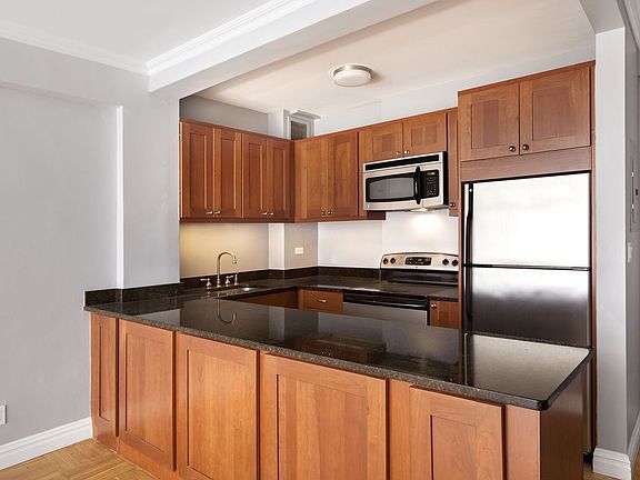 3rd image of 2 Tudor City Pl APT 8LN