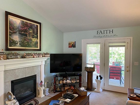 5th image of 1892 S Pointe Dr