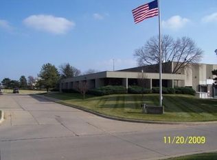 101 50th Ave SW, Cedar Rapids, IA 52404