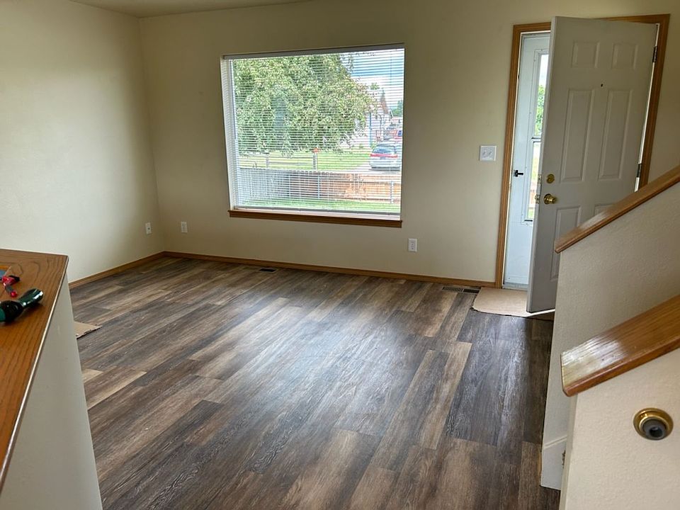 2nd image of 2118 S Woodland Dr