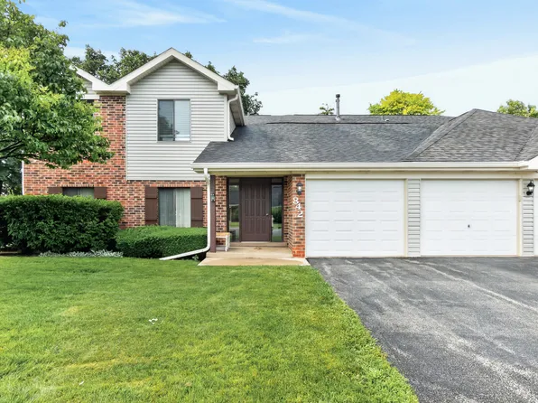 842 Cross Creek Dr #A1, Roselle, IL 60172