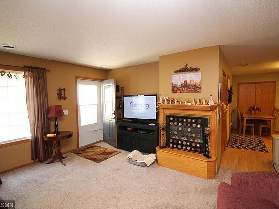 2nd image of 487 Leeward Trl
