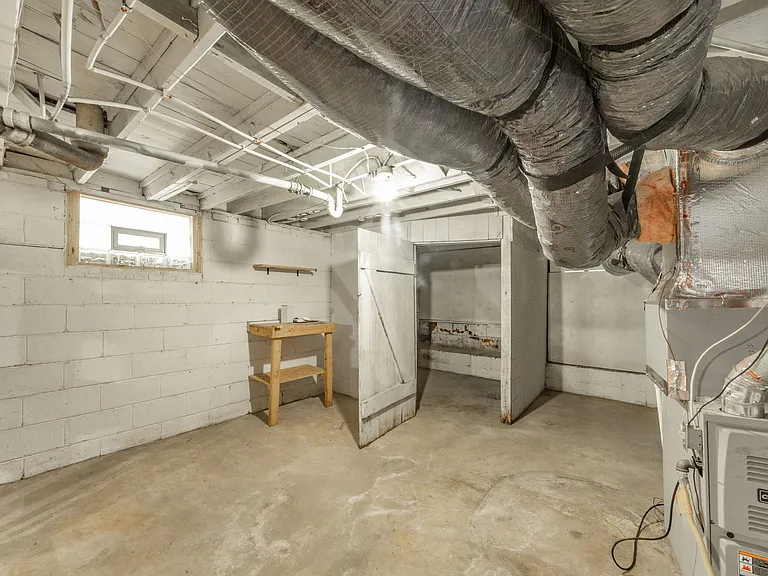 4326 Crittenden Ave #4326 — Photo 15