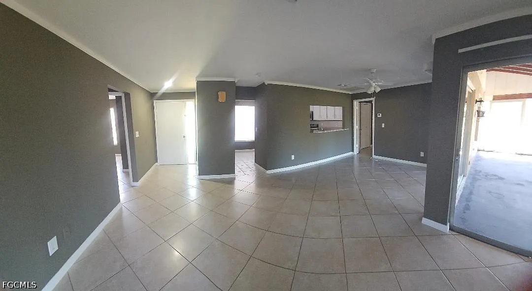 3 bed, 2.0 bath, 1270 sqft, $1,900 — Photo 4