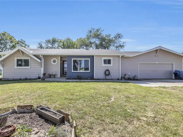 3331 Shawnee Rd, Wellsville, KS 66092