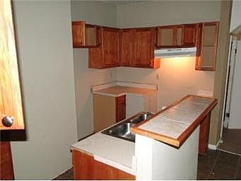 4th image of 47 E 32nd St