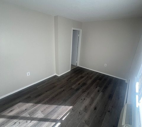 4th image of 2322 Glendale Ter #B4