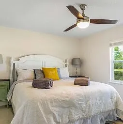 4 bed, 1396 sqft, $3,890 — Photo 4