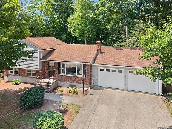 2nd image of 35 Rustic Dr