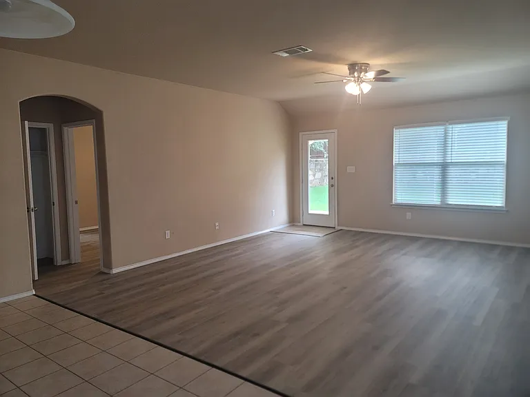 2793 Crescent Lake Dr — Photo 10