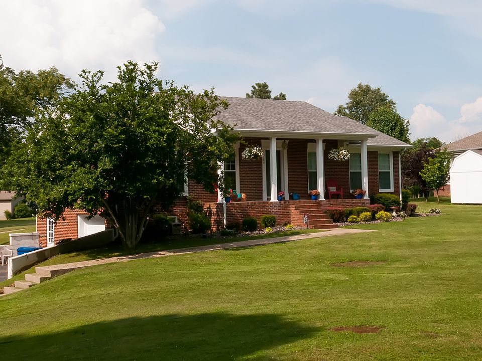1st image of 104 Cherry Grove Dr