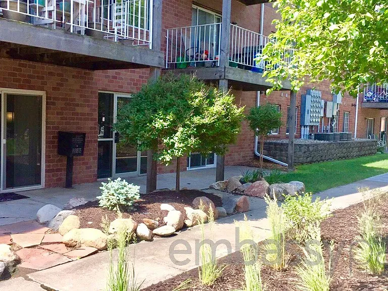 Embassy Park Apartments — Photo 8