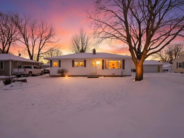 975 Clover St, Menasha, WI 54952