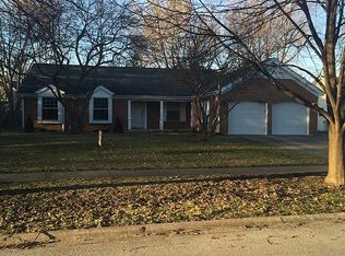 1131 Kings Point Ct, Naperville, IL 60563