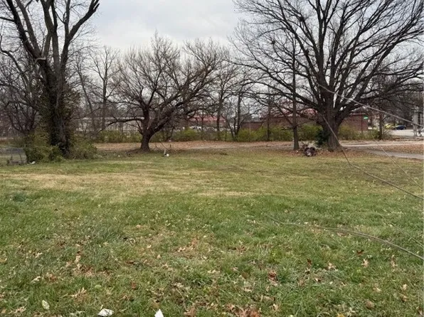 1014 Thomas V Bryant Drive, Jeffersonville, IN 47130