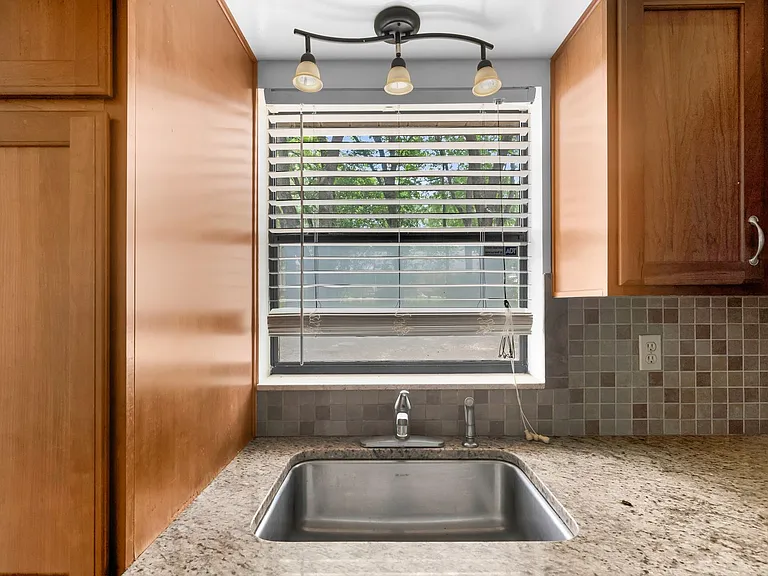 62 Teak Loop — Photo 10