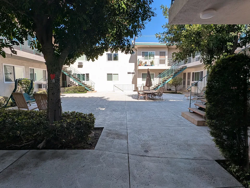 Providencia Apts