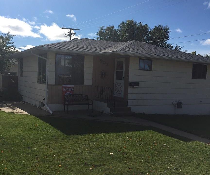 1st image of 903 10th Ave N