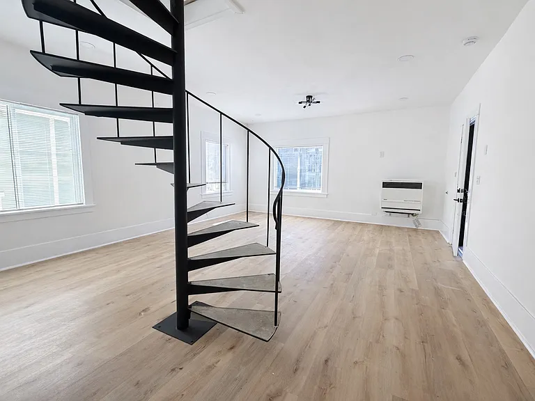 1600 E Ocean Blvd #8 — Photo 3