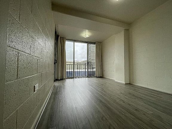 4th image of 1415 Victoria St APT 410