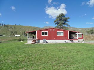 546 Valley Rd, Brewster, WA 98812