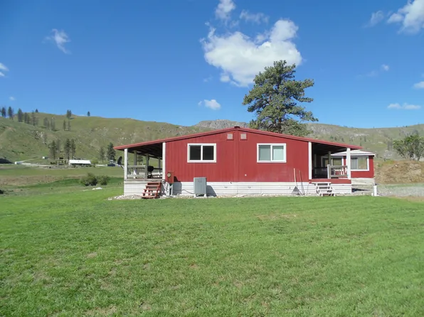 546 Valley Rd, Brewster, WA 98812