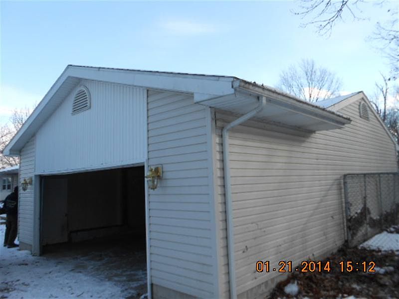 2nd image of 8303 Lulu Rd