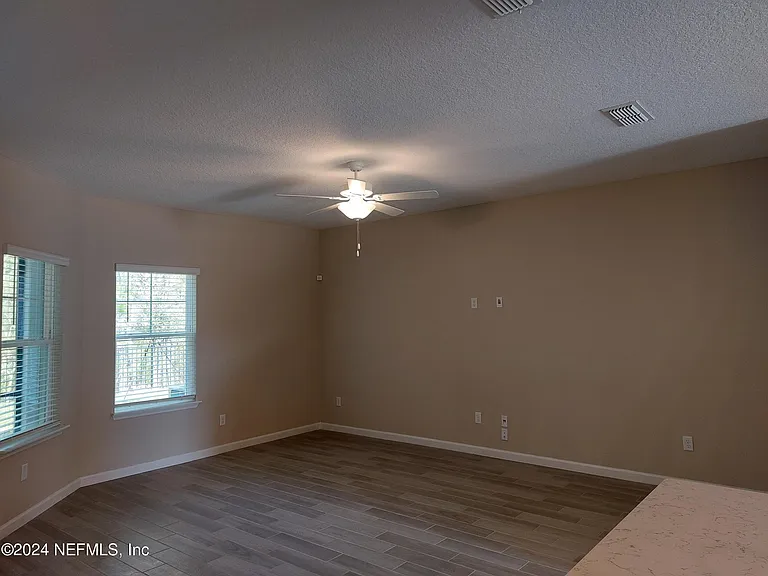 12866 Josslyn Ln — Photo 7