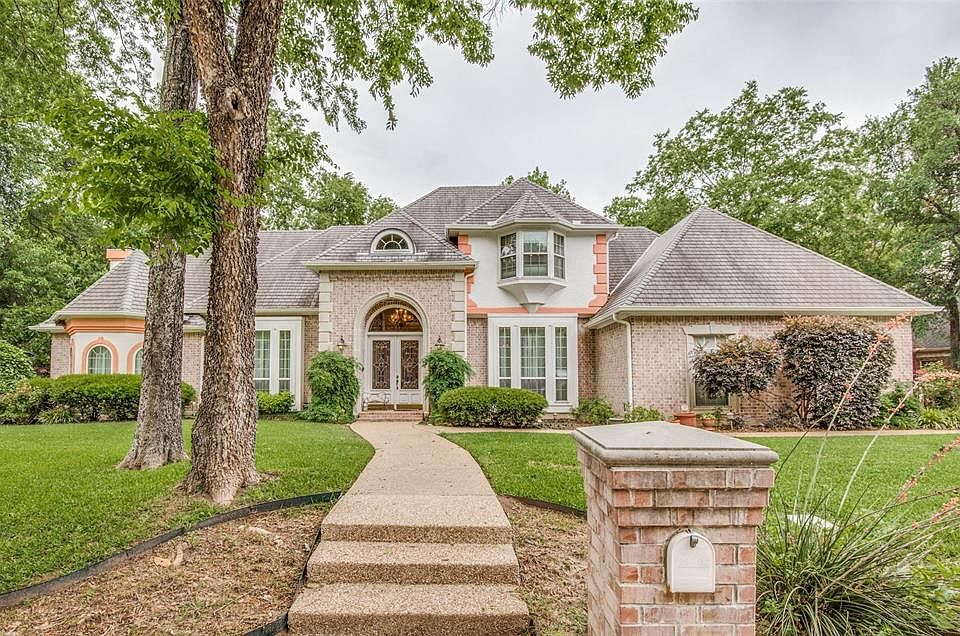1st image of 6066 Forest River Dr