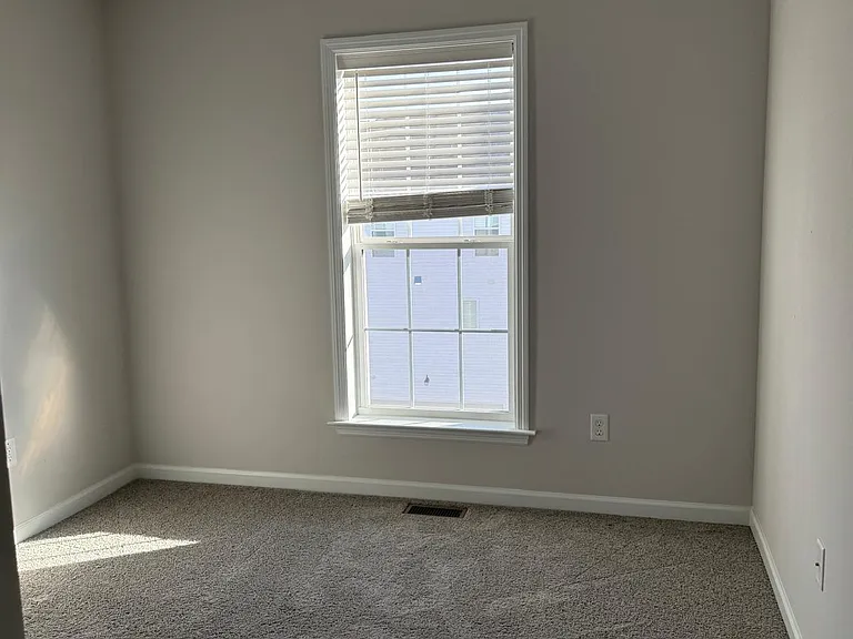 3088 Egreton Rd — Photo 25