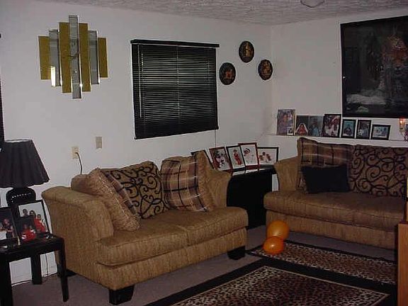 2nd image of 9408 NE Pepperidge Dr