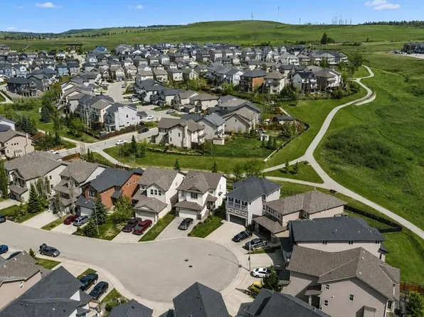 161 NW Heritage Bay, Cochrane, AB T4C 0L5