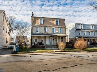 235 Fairview Rd, Crum Lynne, PA 19022