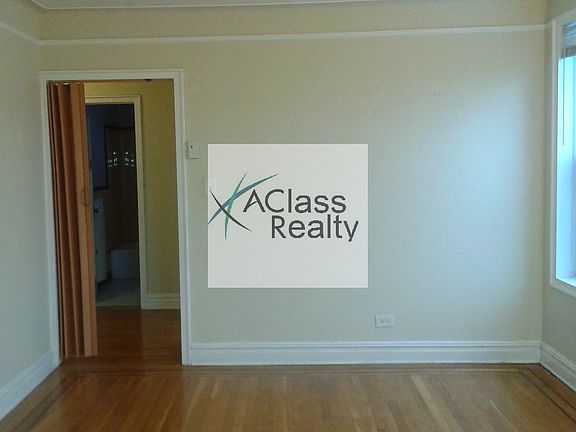 5th image of 3284 45th St APT 4A