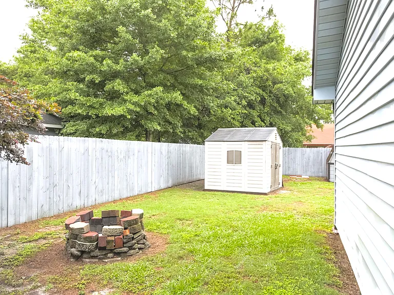 607 Scott St — Photo 33