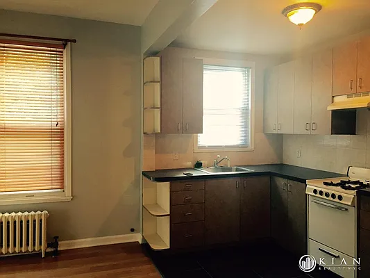 Rented by Kian Realty | media 18