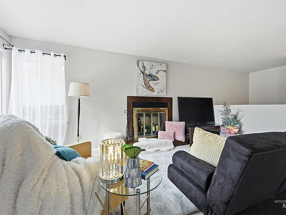 4th image of 3589 S Minuteman Way