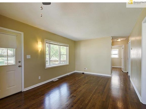 4th image of 8353 Ella Ave