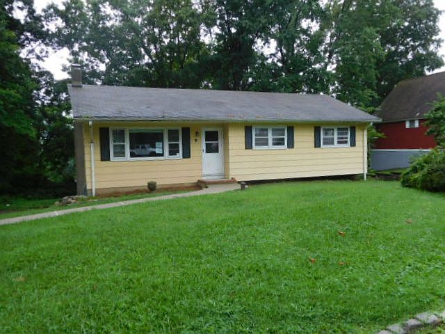 1st image of 22 Black Oak Dr