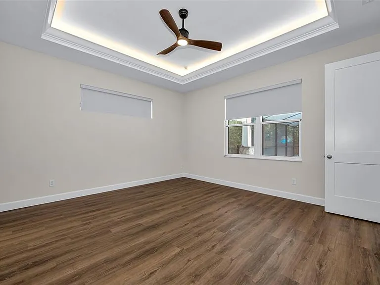 522 Louden Ave — Photo 28