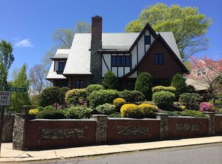 2 Peak Hill Rd, West Roxbury, MA 02132