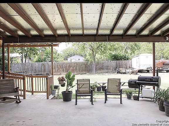 5th image of 235 Amires Pl