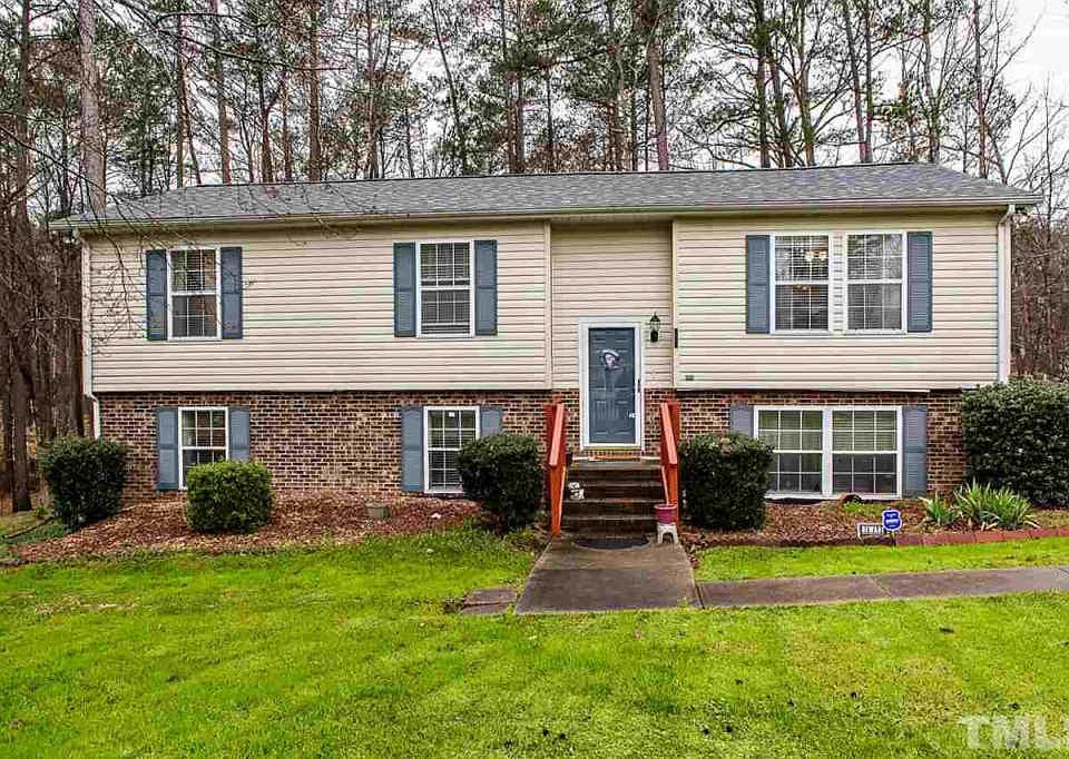 1st image of 224 Hickory Glen Ln