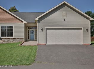 6 Pebble Ct, Slingerlands, NY 12159