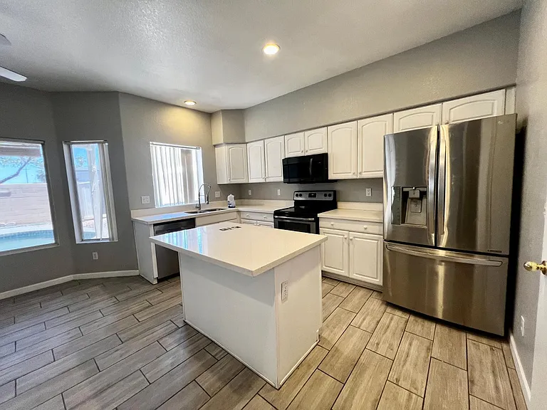 1631 N Garrett Dr — Photo 10