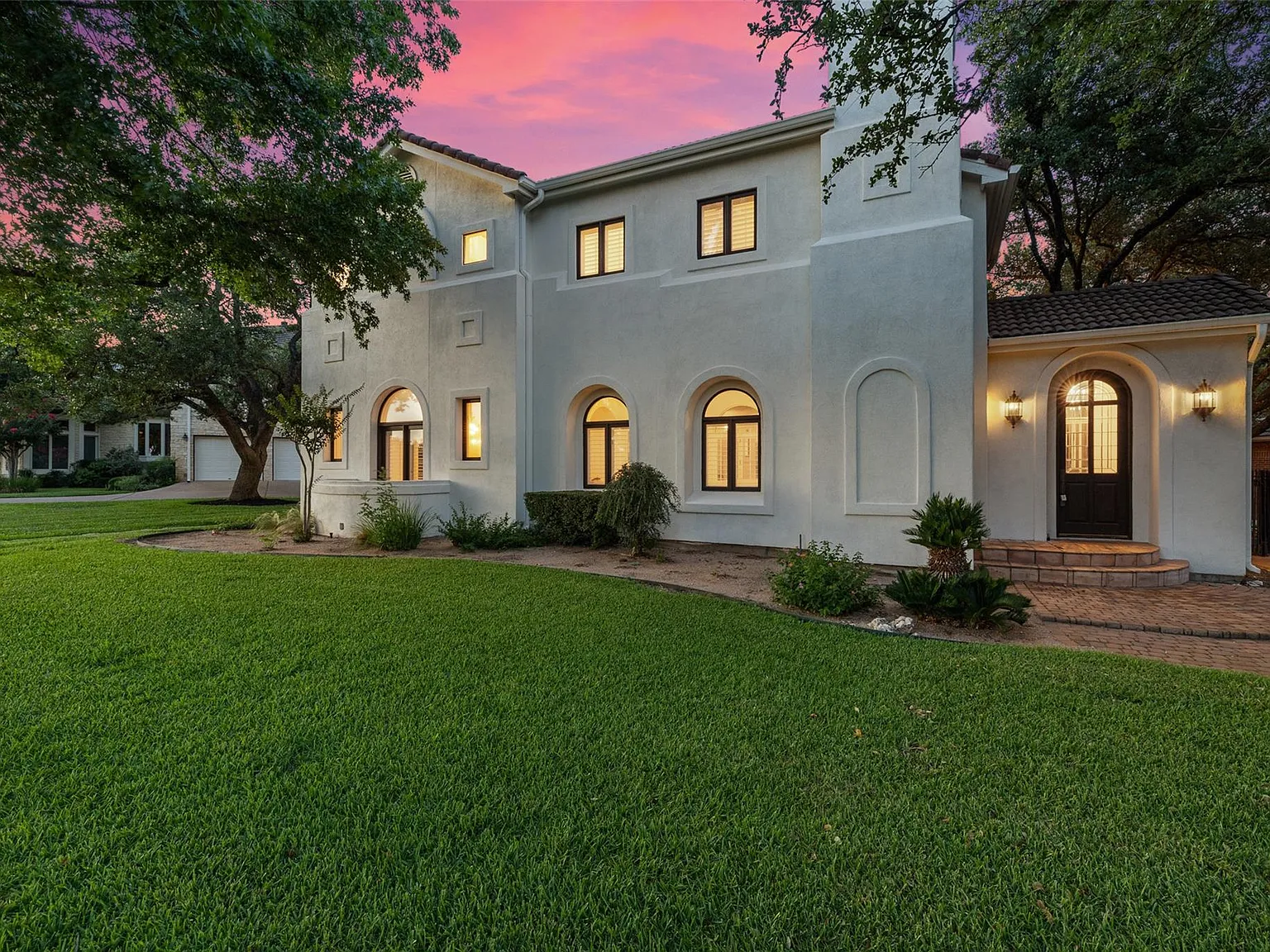 4 bed, 2.5 bath, 3585 sqft, $7,000 — Photo 2