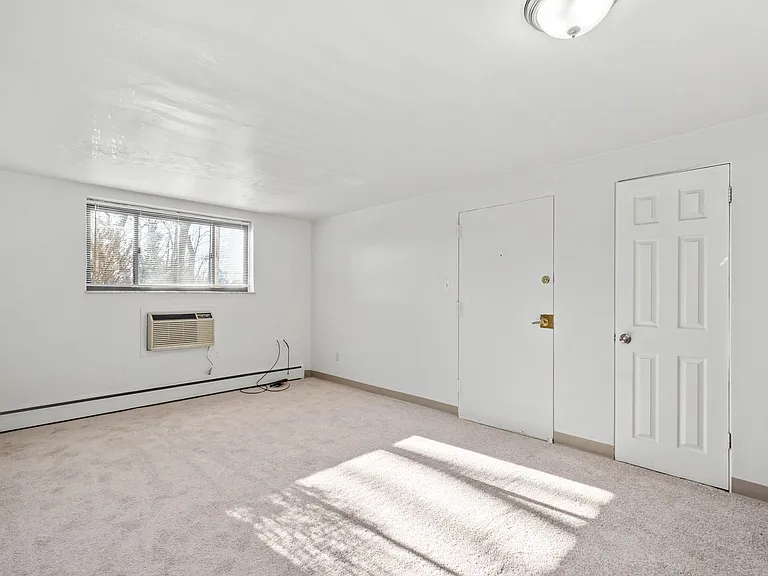 Lindberg Apartments — Photo 12