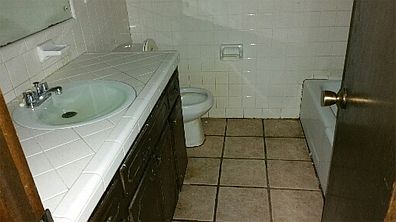 3rd image of 821 NW 44th St