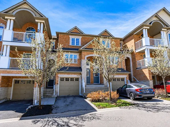 601 Shoreline Dr #222, Mississauga, ON L5B 4K2